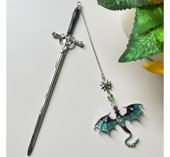 Металева закладка для книги з мечем і блакитним драконом